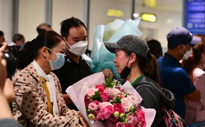 Sun Group và Vietnam Airlines triển khai thành công hai chuyến bay đưa người Việt Nam tại Ukraine về nước