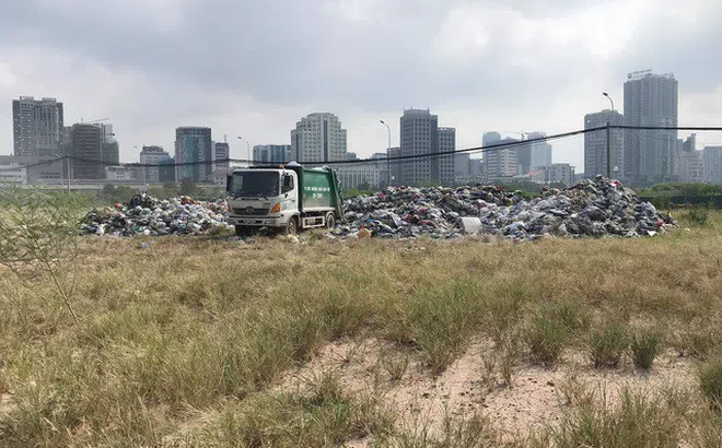 Bãi rác Nam Sơn bị chặn, Hà Nội tồn hơn 9.000 tấn rác trong nội thành
