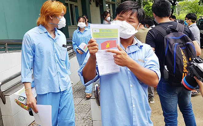Đà Nẵng: 10 bệnh nhân Covid-19 được xuất viện tại Bệnh viện dã chiến Hòa Vang sáng nay 13/8