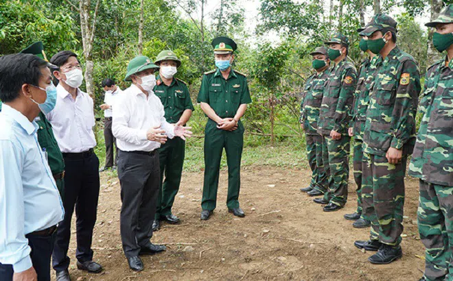 Chủ tịch Thừa Thiên Huế: Đồn Biên phòng, chốt kiểm soát là 'lá chắn' vững chắc ngăn ngừa dịch bệnh xâm nhập