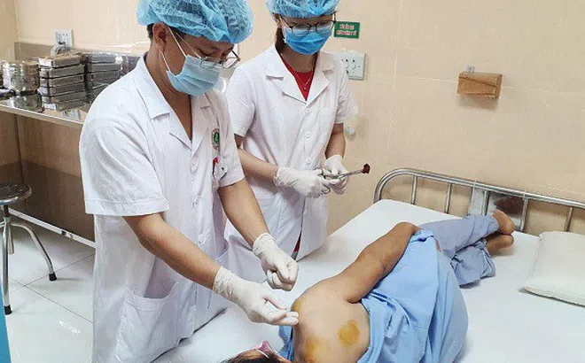 Trung tâm Y tế huyện Cẩm Khê (Phú Thọ) triển khai phương pháp cấy chỉ đông y trong điều trị bệnh