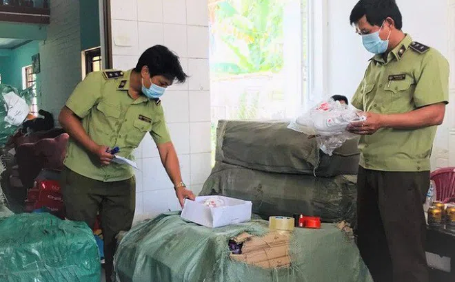 Tăng mức phạt hành vi buôn bán hàng giả, hàng nhập lậu