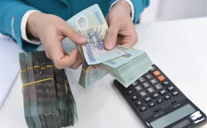 Lãi suất dồn dập giảm, xuống thấp nhất chưa từng có