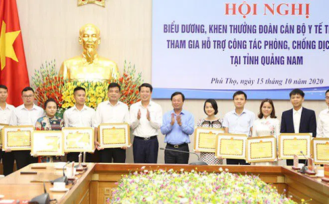 Phú Thọ: Biểu dương, khen thưởng đoàn cán bộ y tế hỗ trợ tỉnh Quảng Nam phòng, chống dịch COVID – 19