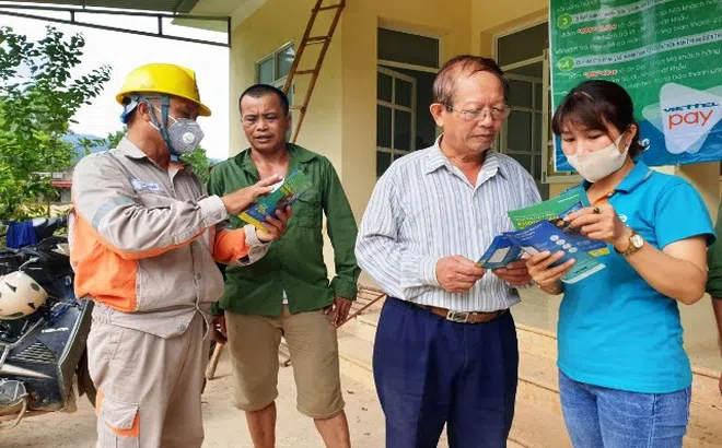 PC Lạng Sơn: Thay đổi phương thức thanh toán tiền điện không sử dụng tiền mặt mang lại nhiều tiện ích
