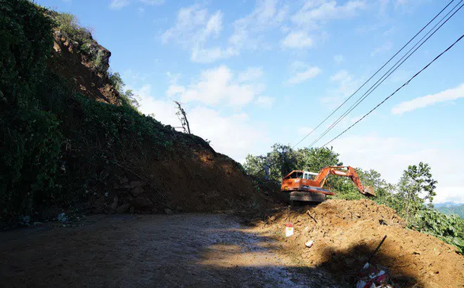 Đã tìm thấy 16 thi thể bị núi lở vùi ở Quảng Nam