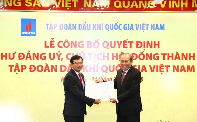 Phó Thủ tướng Thường trực Trương Hòa Bình trao quyết định bổ nhiệm Chủ tịch Tập đoàn Dầu khí