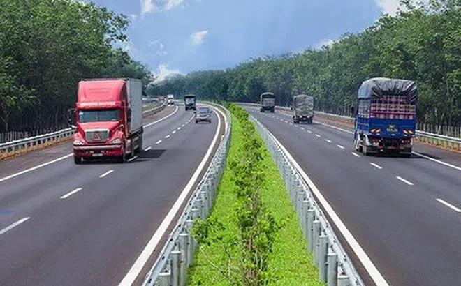 Ô tô kinh doanh vận tải được đề xuất giảm 10-30% phí bảo trì đường bộ