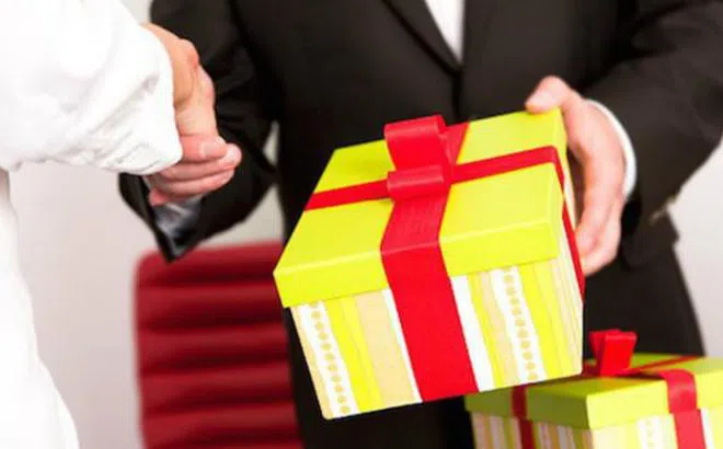 Hà Nội: Cấm chúc Tết, tặng quà cho lãnh đạo dưới mọi hình thức