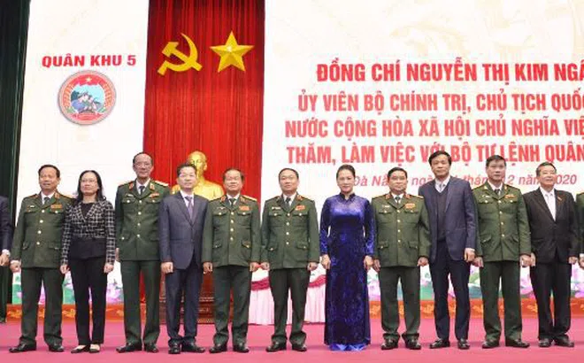 Đà Nẵng: Chủ tịch Quốc hội Nguyễn Thị Kim Ngân thăm và làm việc với Bộ tư lệnh Quân khu 5