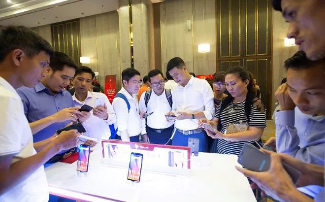 Thị trường smartphone Việt Nam: Cánh cửa nào cho thương hiệu Việt?