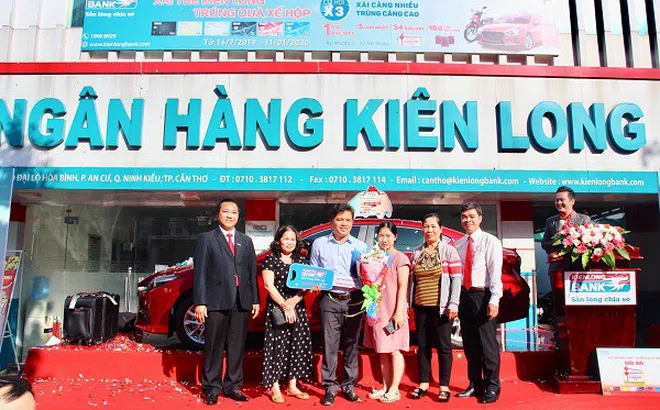 Khách hàng tỉnh Kiên Giang “trúng quà xế hộp” khi xài thẻ Kienlongbank