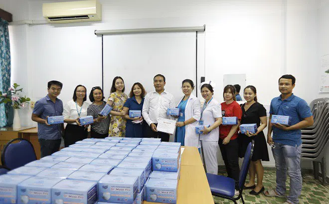 Tặng miễn phí hàng trăm nghìn khẩu trang kháng khuẩn cho các bệnh viện