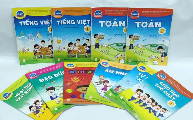 Công bố giá 4 bộ sách giáo khoa mới