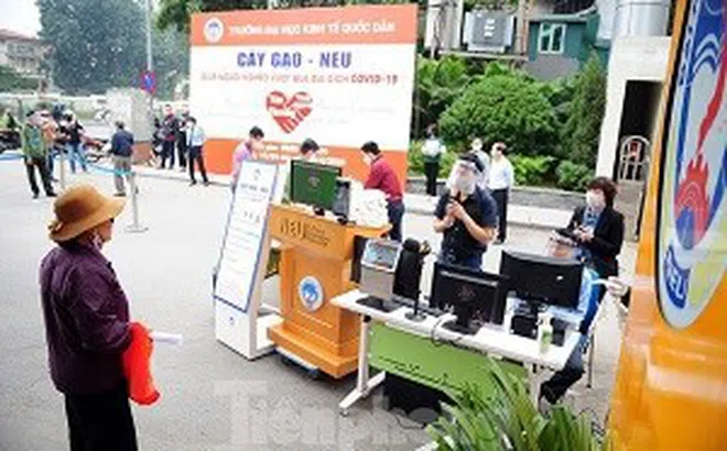 Hà Nội: Cây ATM gạo đầu tiên ứng dụng AI nhận diện khuôn mặt giúp đỡ người dân nghèo