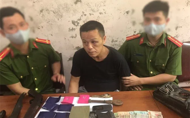 Nghệ An: Đối tượng người Lào vận chuyển ma túy kèm súng quân dụng