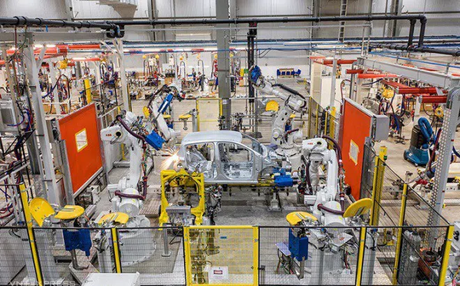 Hai bộ tranh cãi việc giảm phí trước bạ để 'cứu' thị trường ô tô