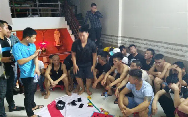 Nghệ An: Sới bạc "khủng" có xe đưa rước bị triệt xóa lúc nửa đêm