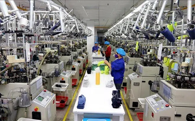 Kiểm soát tốt dịch bệnh Covid-19, PMI tháng 6 lấy lại đà tăng
