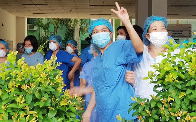 Chủ tịch Đà Nẵng báo cáo Thủ tướng mới nhất: Dịch Covid-19 giảm rõ rệt, số bệnh nhân mắc mới giảm đáng kể